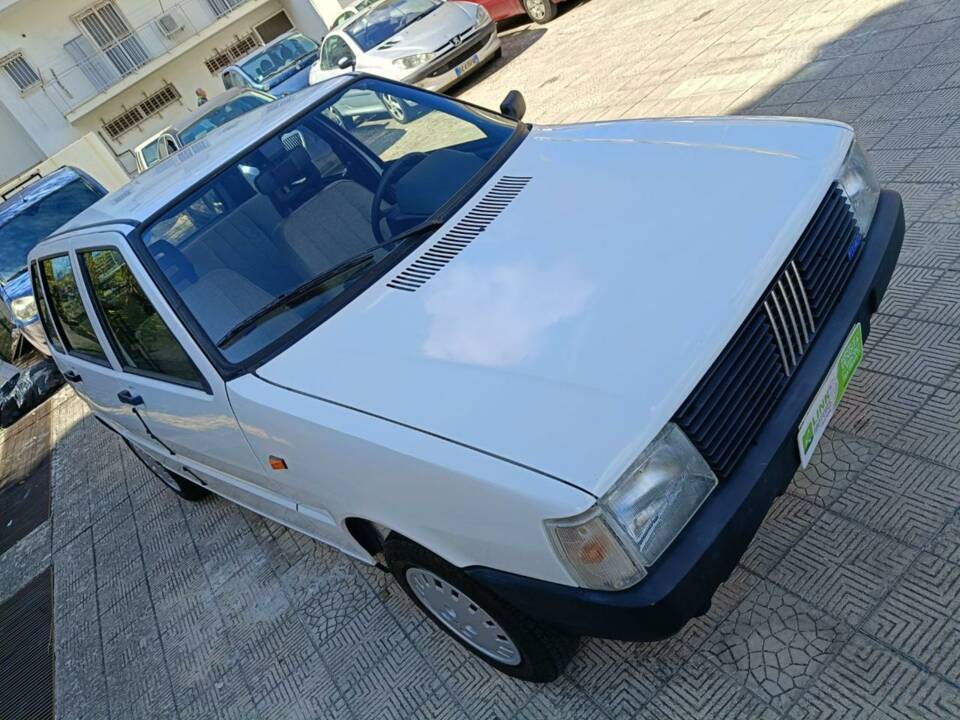 Image 31/48 of FIAT Uno 60 (1988)