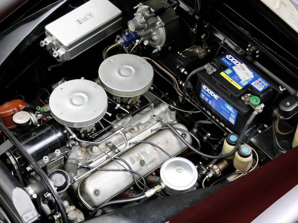 Bild 26/31 von BMW 502 - 3,2 Liter Super (1960)