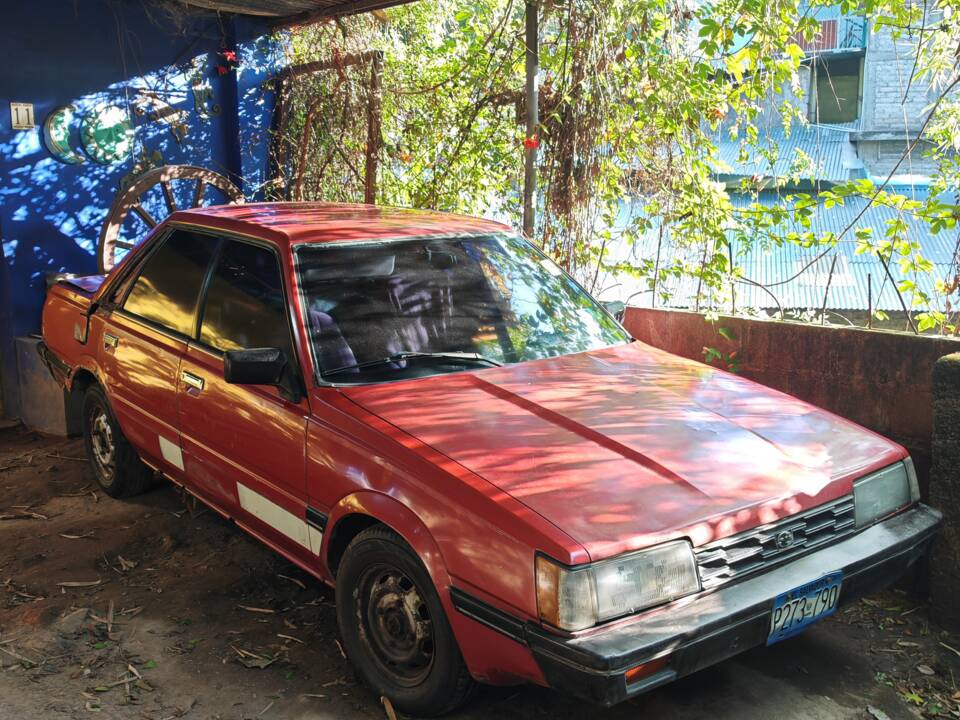 Imagen 2/9 de Subaru 1800 GL-10 (1985)
