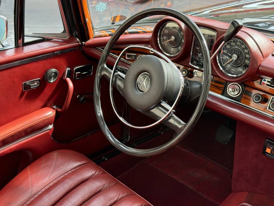 Bild 6/22 von Mercedes-Benz 280 SE 3,5 (1970)