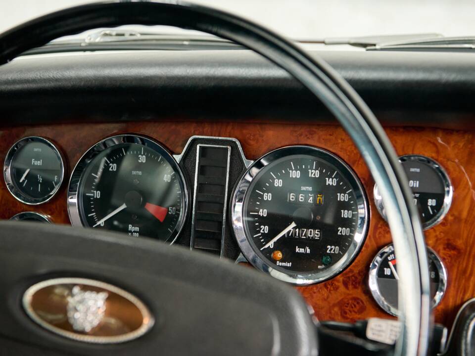 Bild 49/50 von Jaguar XJ 6 L 4.2 (1974)
