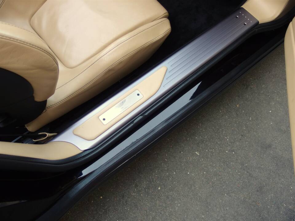 Bild 68/99 von Aston Martin DB 9 Volante (2006)