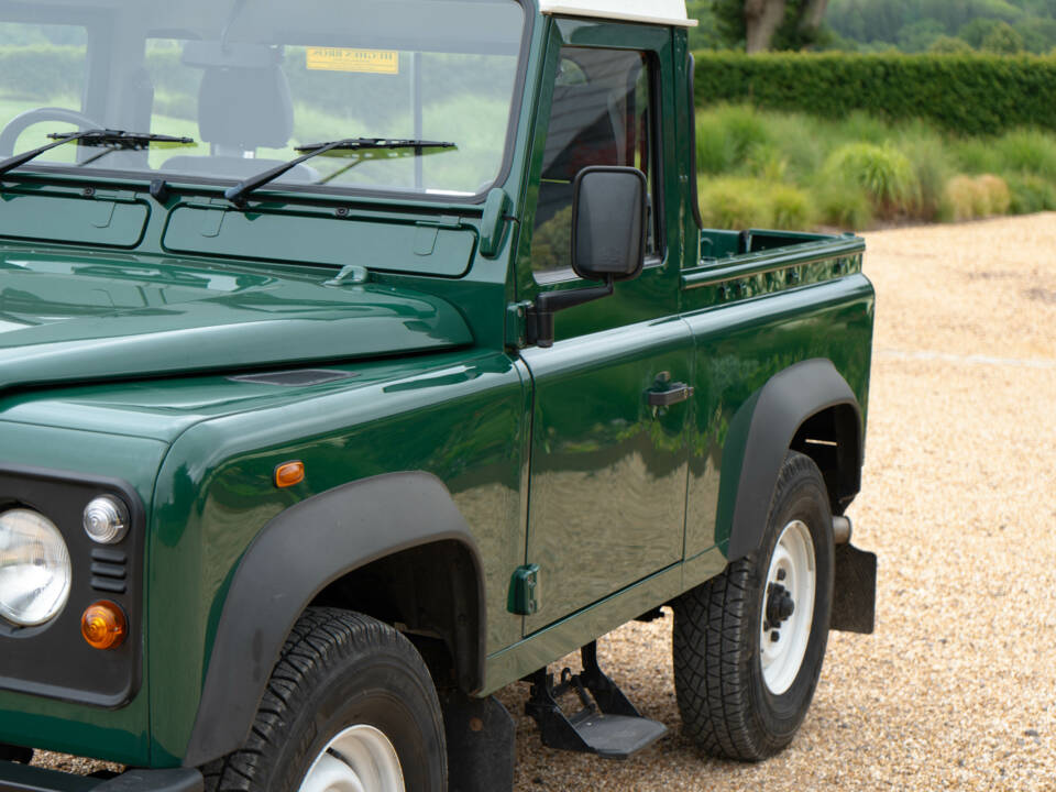 Bild 14/50 von Land Rover Defender 90 Td5 (2006)