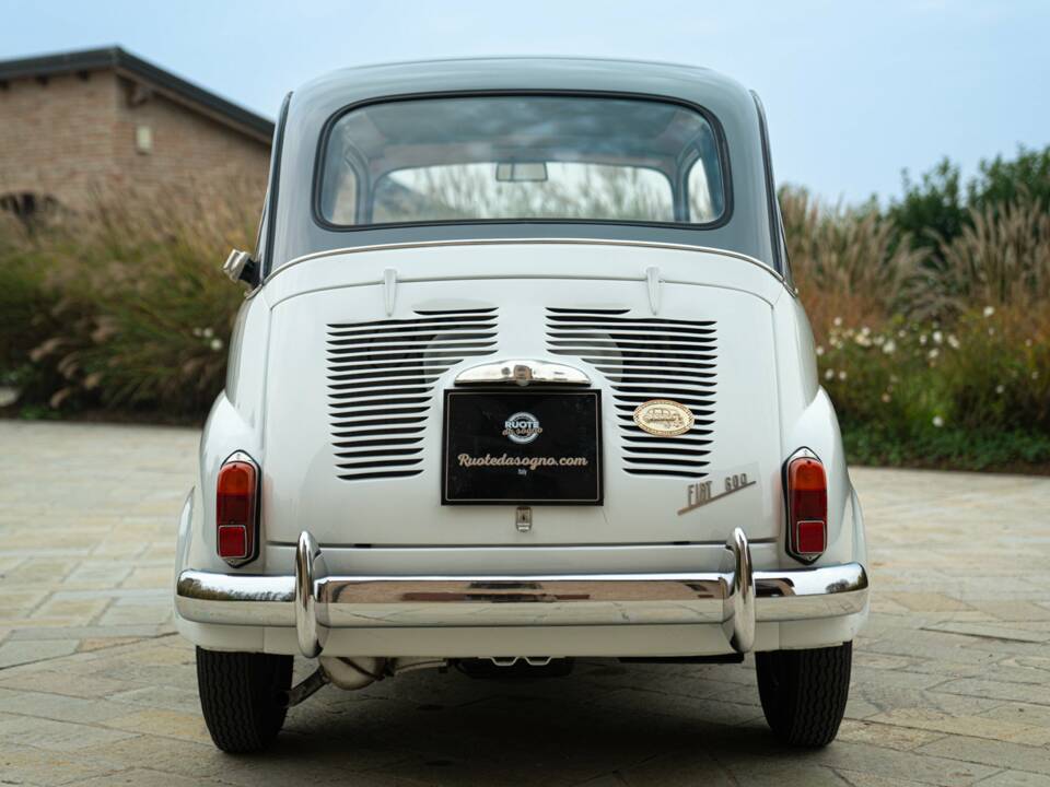 Image 11/50 of FIAT 600 D Multipla (1963)