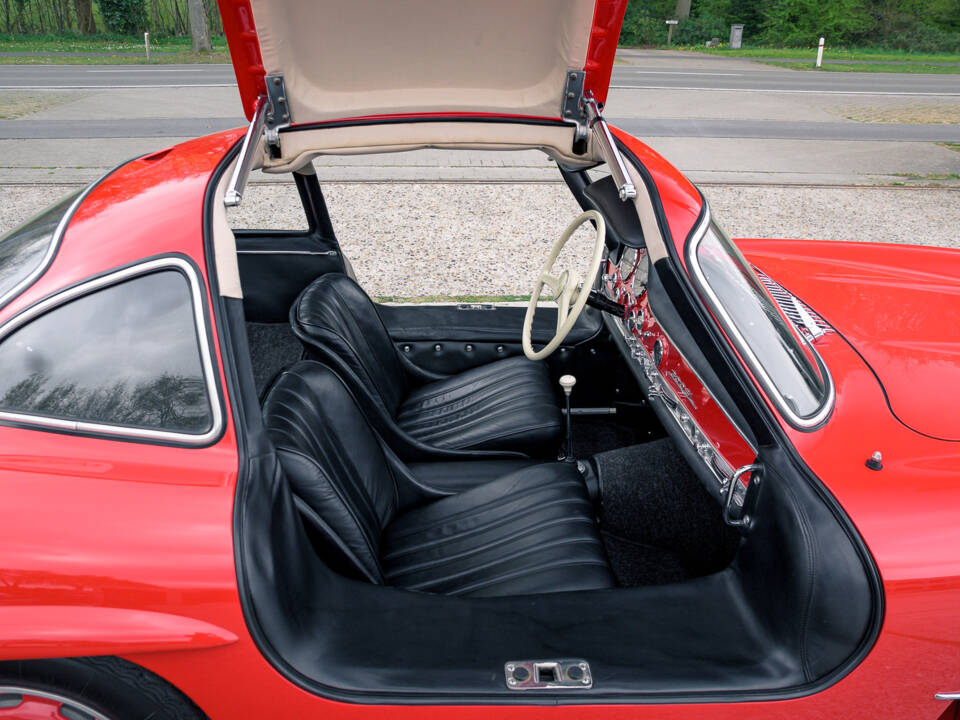 Image 21/38 of Mercedes-Benz 300 SL &quot;Gullwing&quot; (1955)