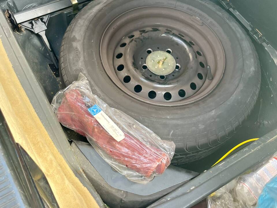 Bild 34/65 von Mercedes-Benz 380 SEC (1983)