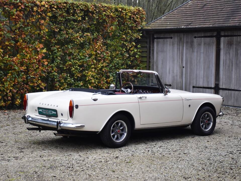 Image 16/42 de Sunbeam Tiger Mk I (1966)