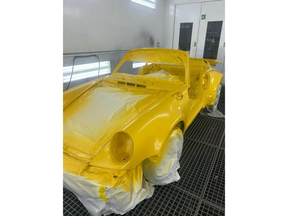 Image 12/50 of Porsche 911 Carrera 2 "America Roadster" (1993)