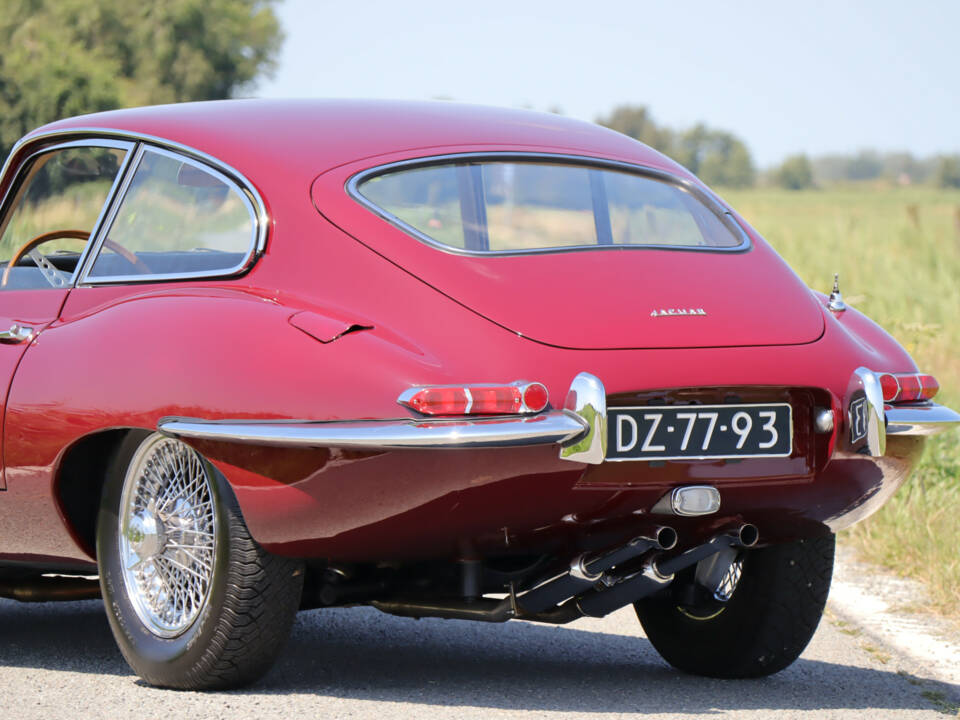 Image 32/50 de Jaguar Type E 3.8 (1964)