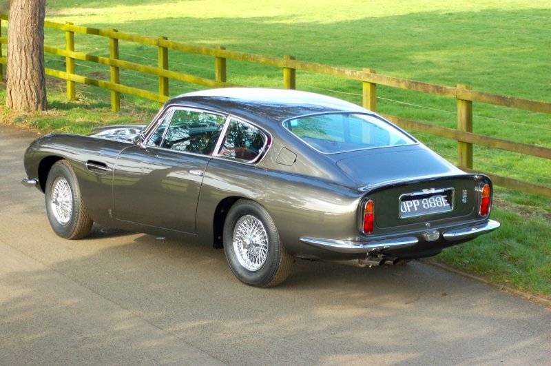 Image 6/36 of Aston Martin DB 6 Vantage (1968)