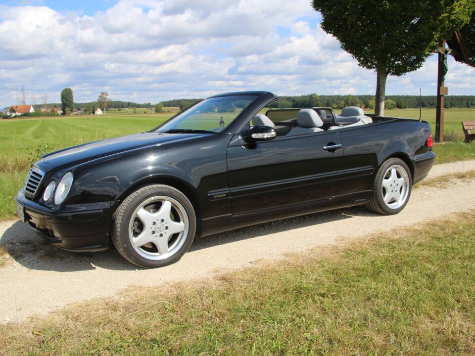 Bild 5/42 von Mercedes-Benz CLK 430 (2002)