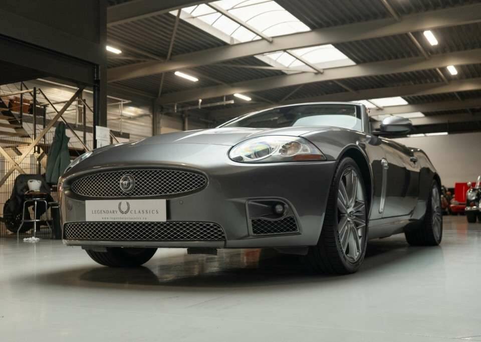 Image 27/46 of Jaguar XKR (2008)