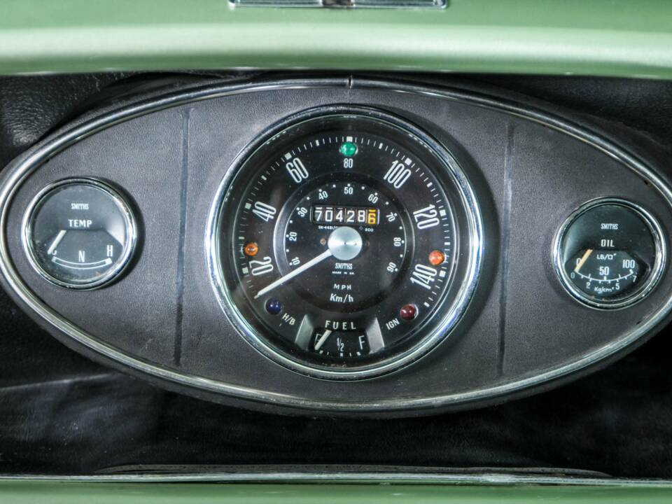Image 18/50 of Austin Mini 1000 (1983)