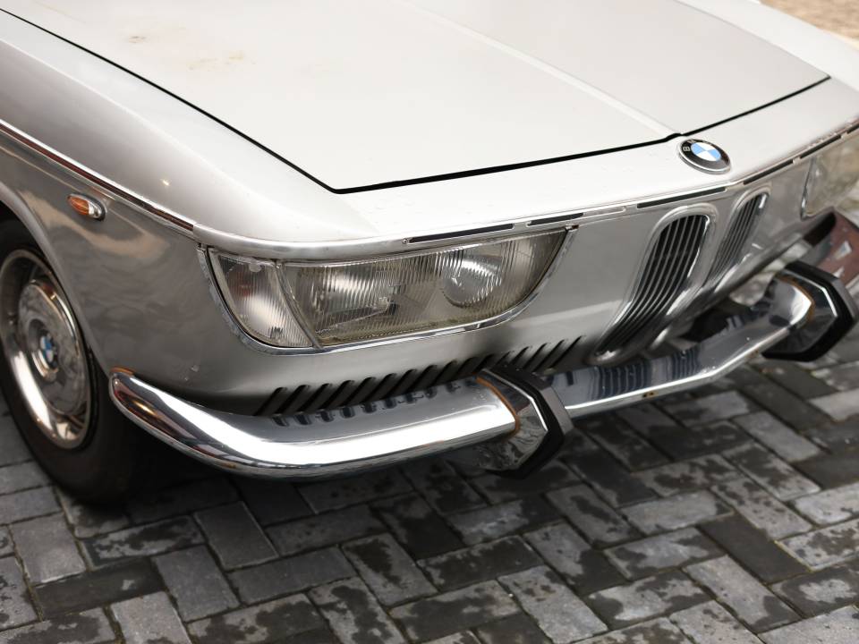 Image 22/50 of BMW 2000 CS (1967)