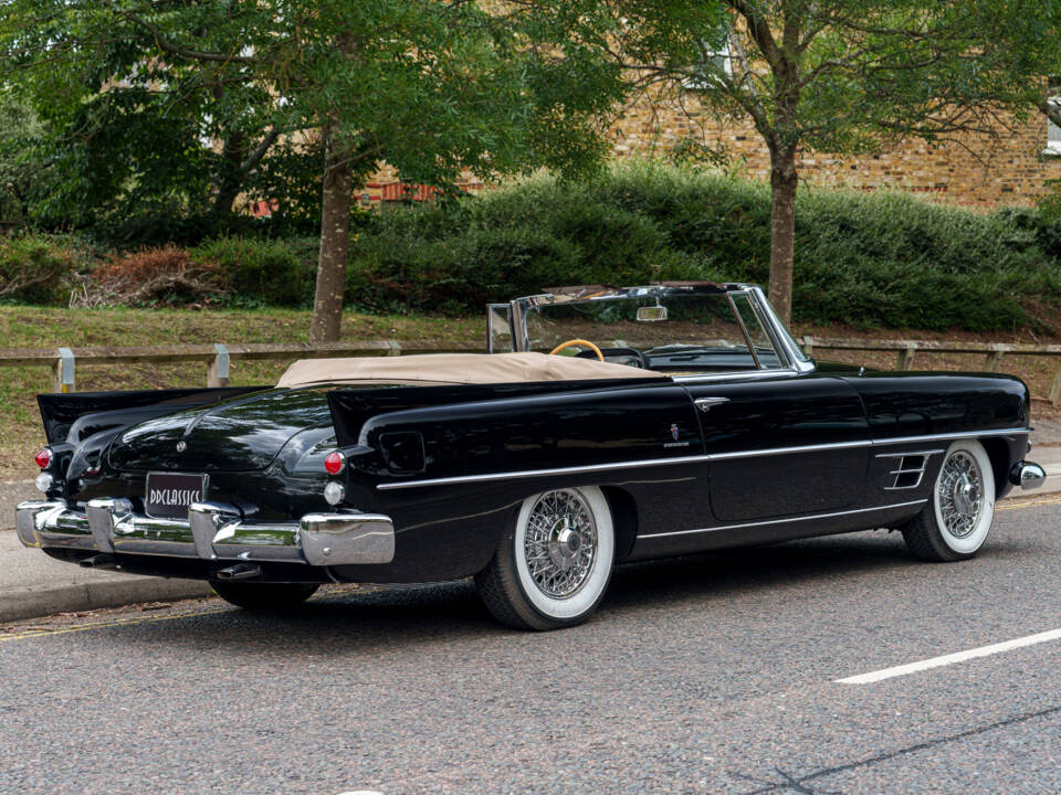 Image 3/28 of Dual-Ghia Convertible (1957)