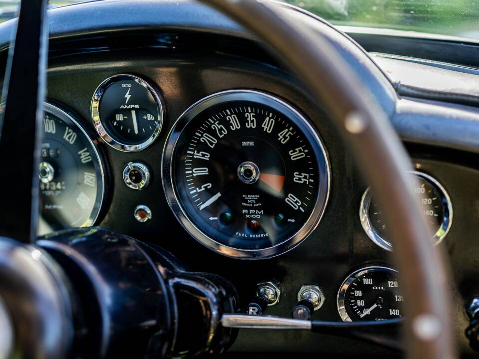 Image 55/62 of Aston Martin DB 6 (1967)