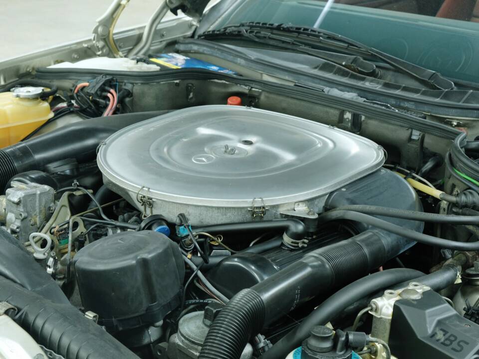 Bild 27/50 von Mercedes-Benz 560 SEC (1986)