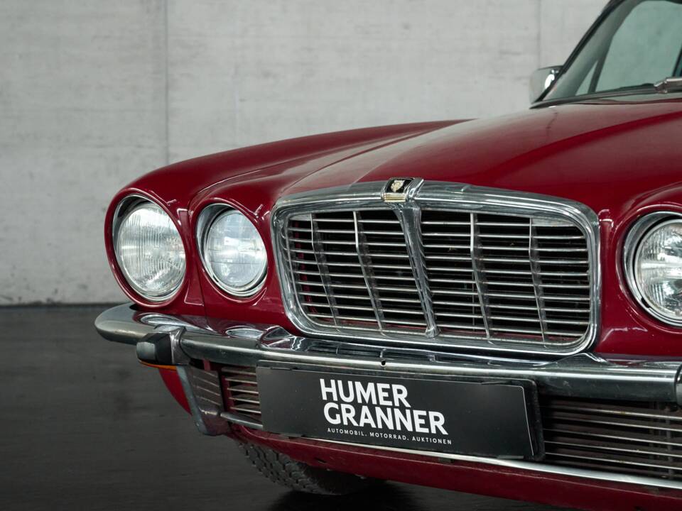 Bild 13/50 von Jaguar XJ 6 L 4.2 (1974)