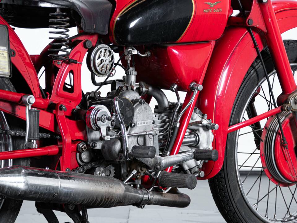 Image 17/50 of Moto Guzzi DUMMY (1955)