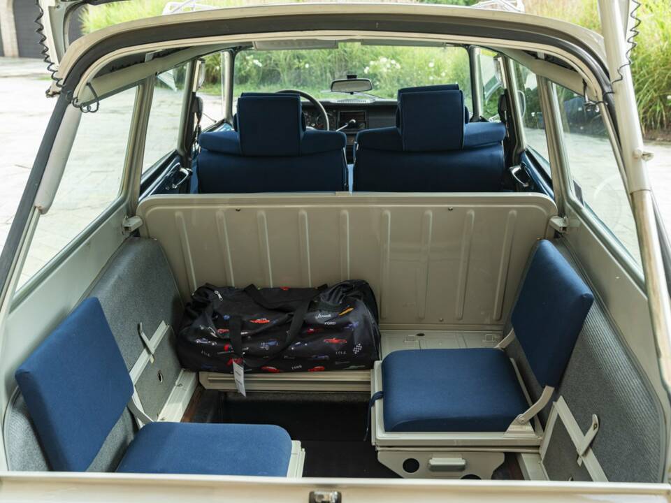 Bild 44/50 von Citroën DS 23 Break (1973)
