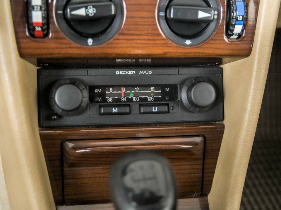 Bild 25/50 von Mercedes-Benz 230 TE (1987)