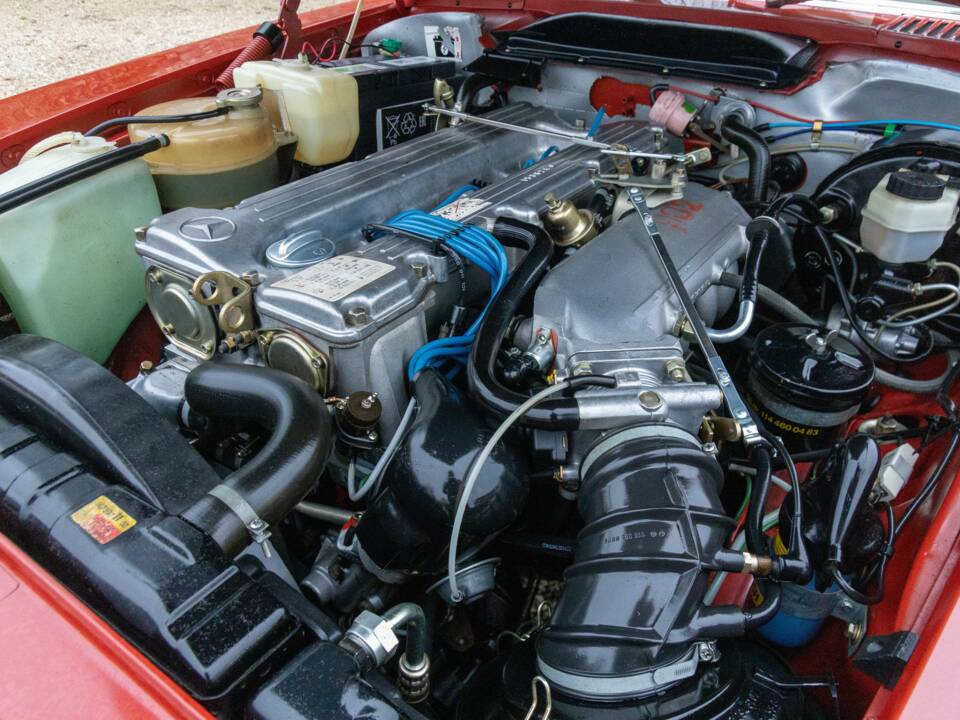 Bild 41/50 von Mercedes-Benz 280 SLC (1975)
