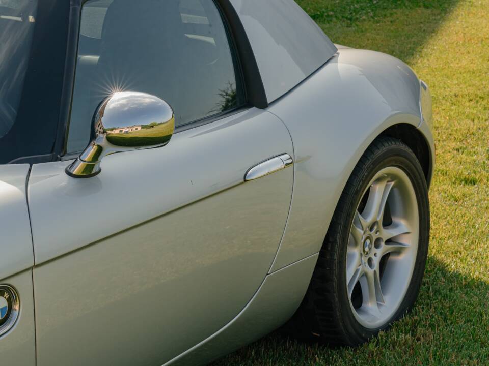 Image 81/185 of BMW Z8 (2001)