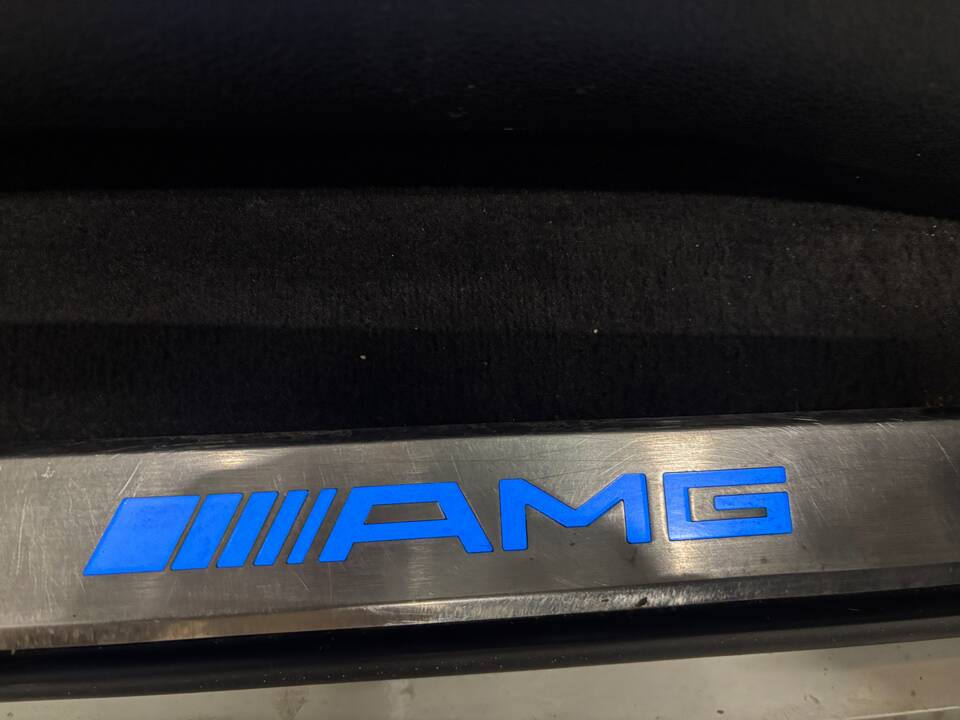 Imagen 28/48 de Mercedes-Benz G 55 AMG Kompressor (LWB) (2009)