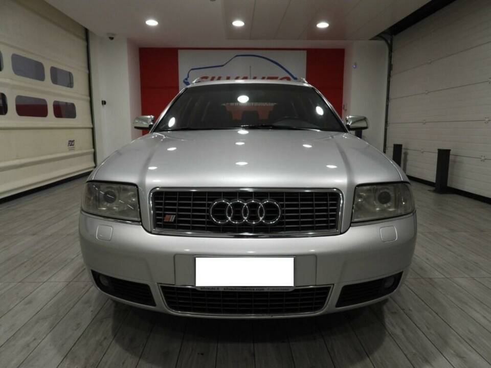 Image 2/15 of Audi S6 Avant (2000)