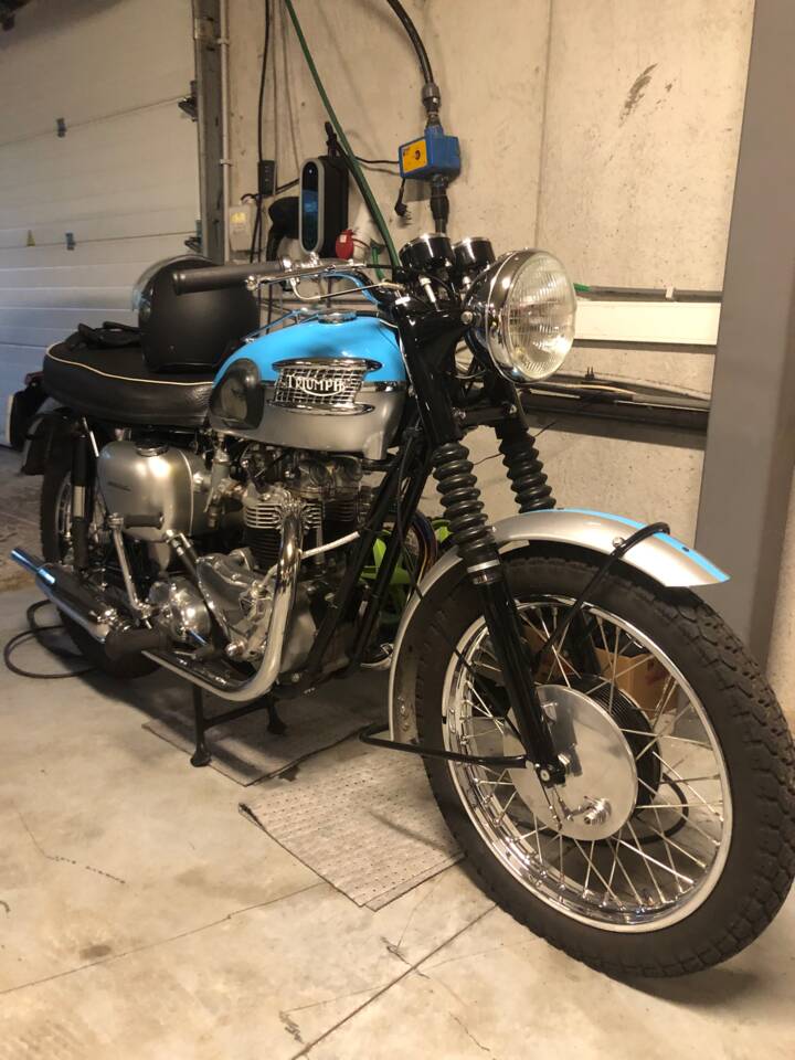 Immagine 4/12 di Triumph T 120 Bonneville (1961)