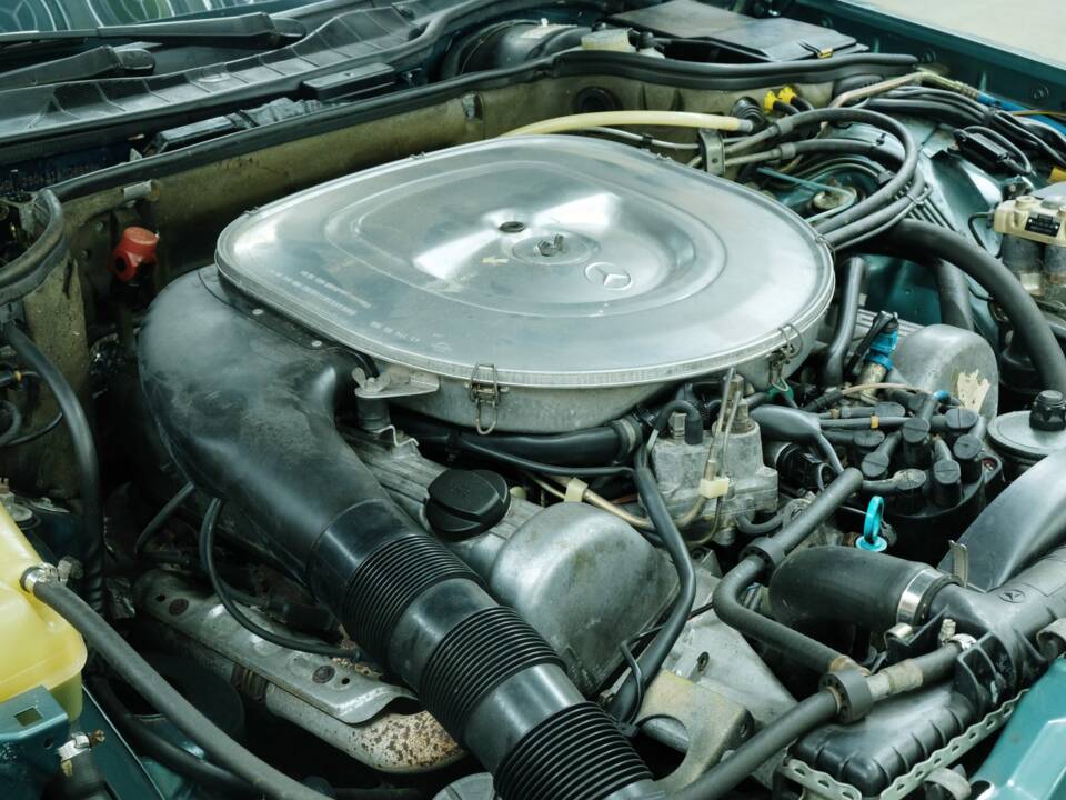 Bild 21/50 von Mercedes-Benz 380 SEC (1983)