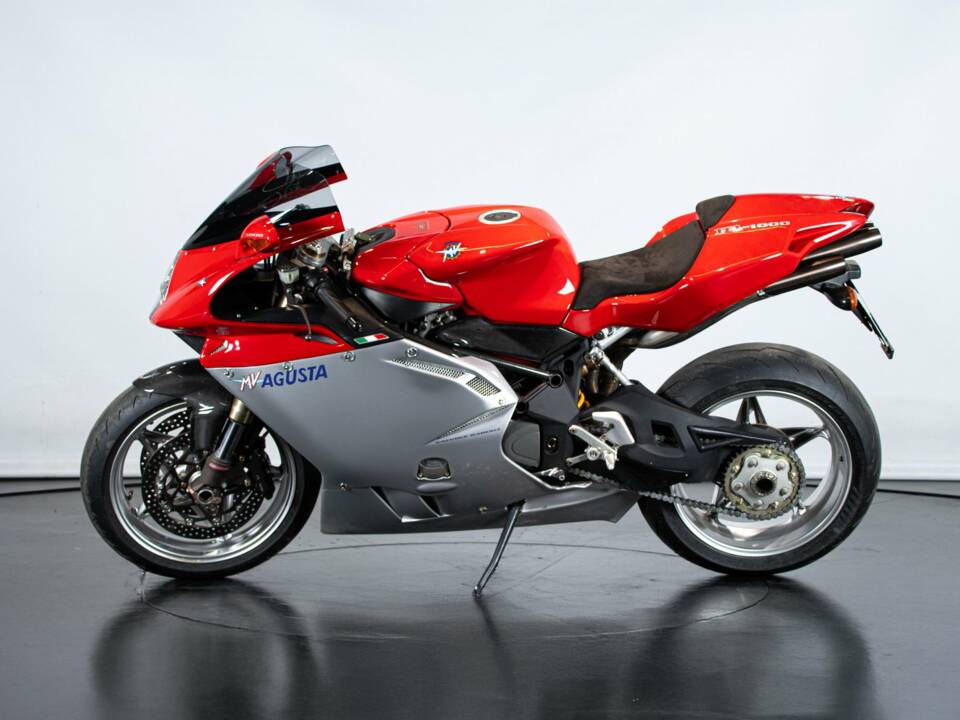 Image 1/50 de MV Agusta DUMMY (2004)