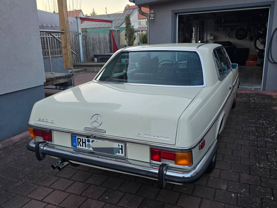 Image 3/9 of Mercedes-Benz 250 C (1972)