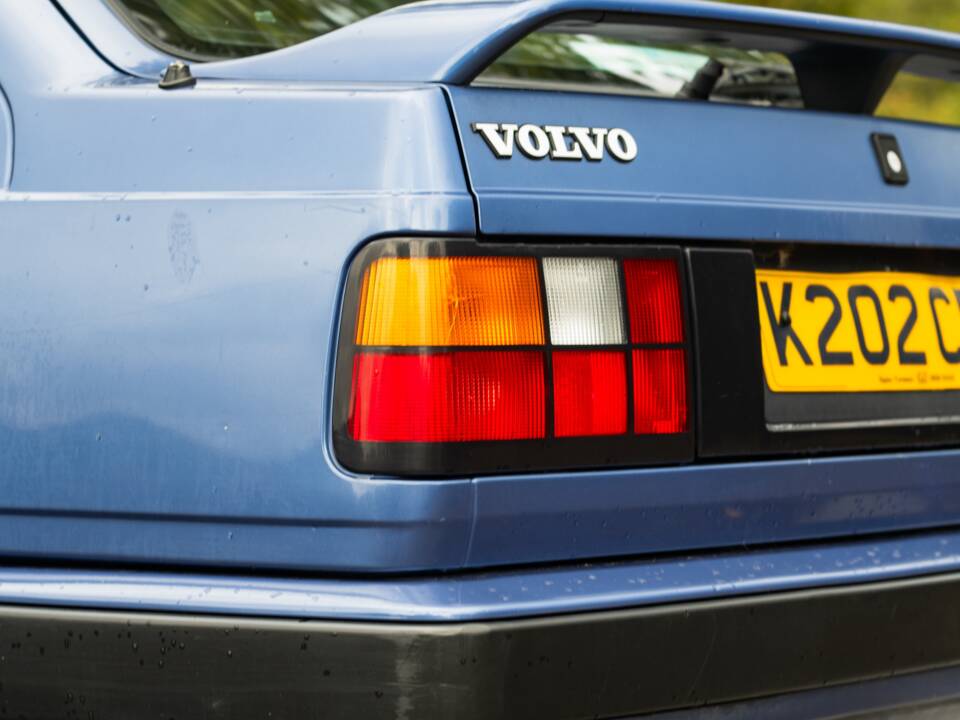 Immagine 39/50 di Volvo 440 Turbo (1992)