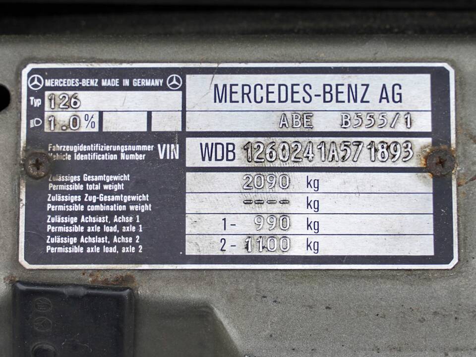 Immagine 21/23 di Mercedes-Benz 300 SE (1990)