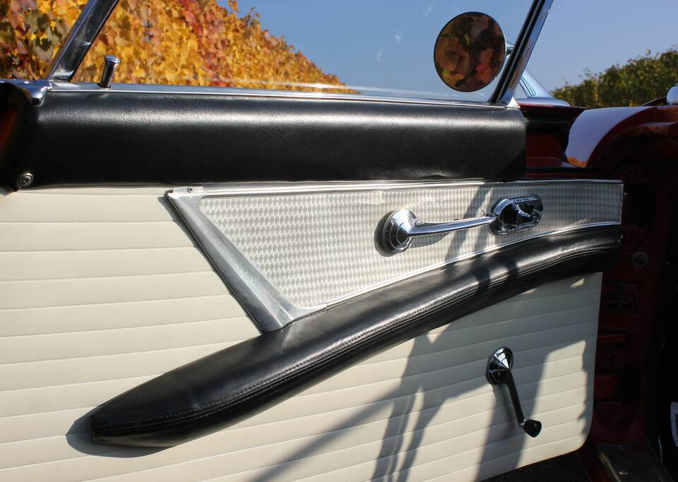 Image 7/8 of Ford Thunderbird (1955)