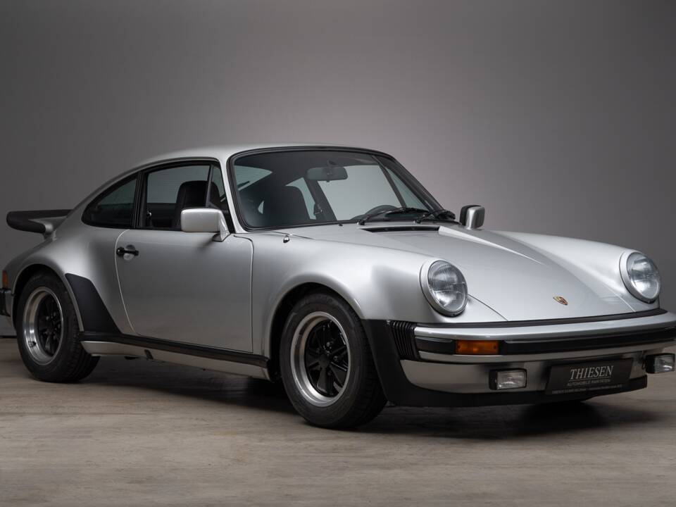 Image 2/29 of Porsche 911 Turbo 3.0 (1976)