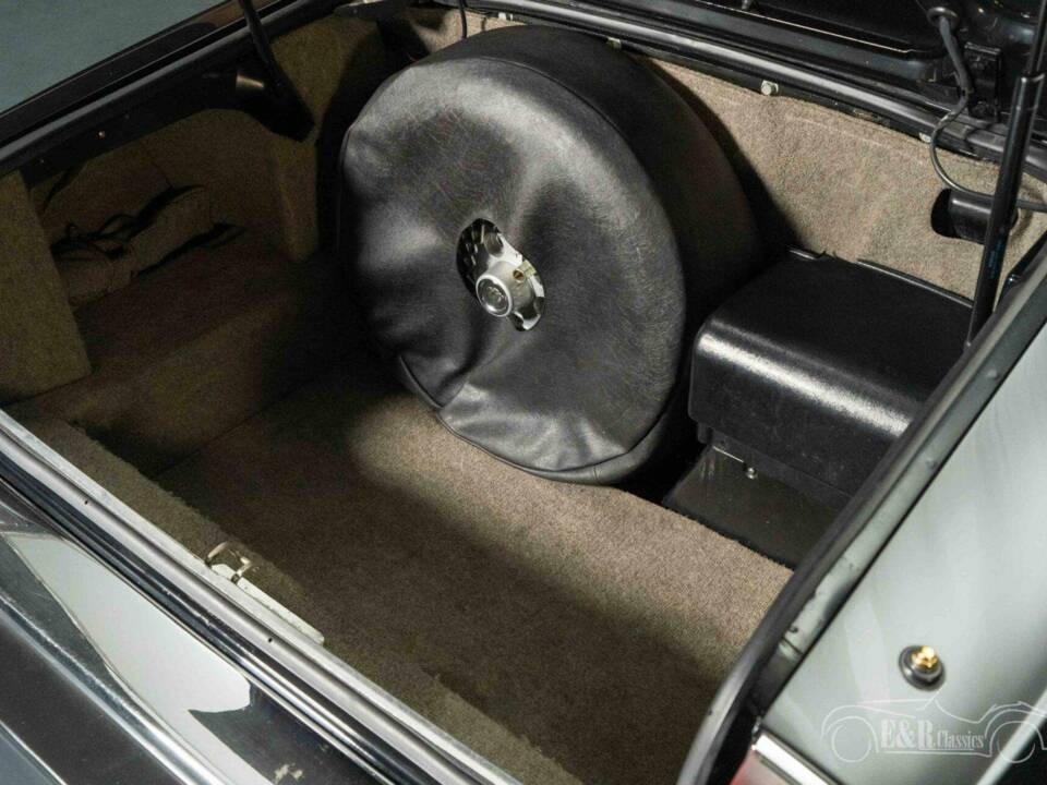 Image 17/19 of Jaguar XJ-S Convertible (1990)