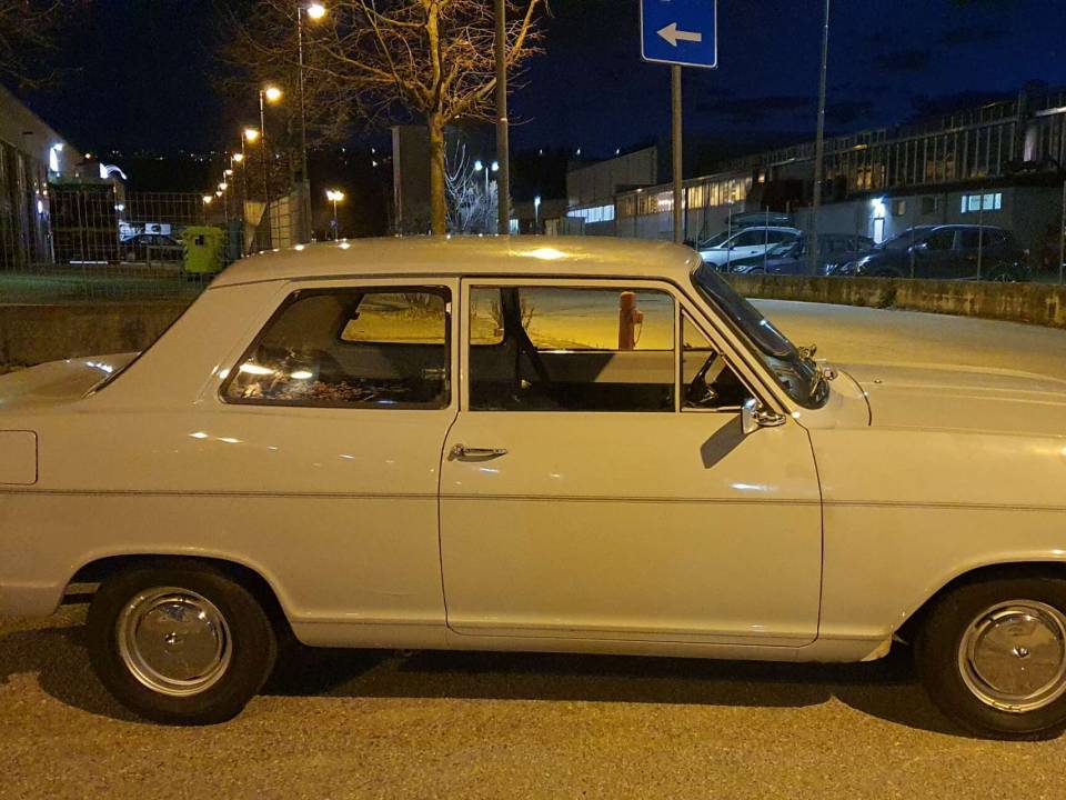 Image 25/37 of Opel Kadett 1,1 (1971)