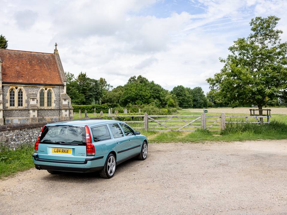 Image 41/50 de Volvo V70 R AWD (2003)