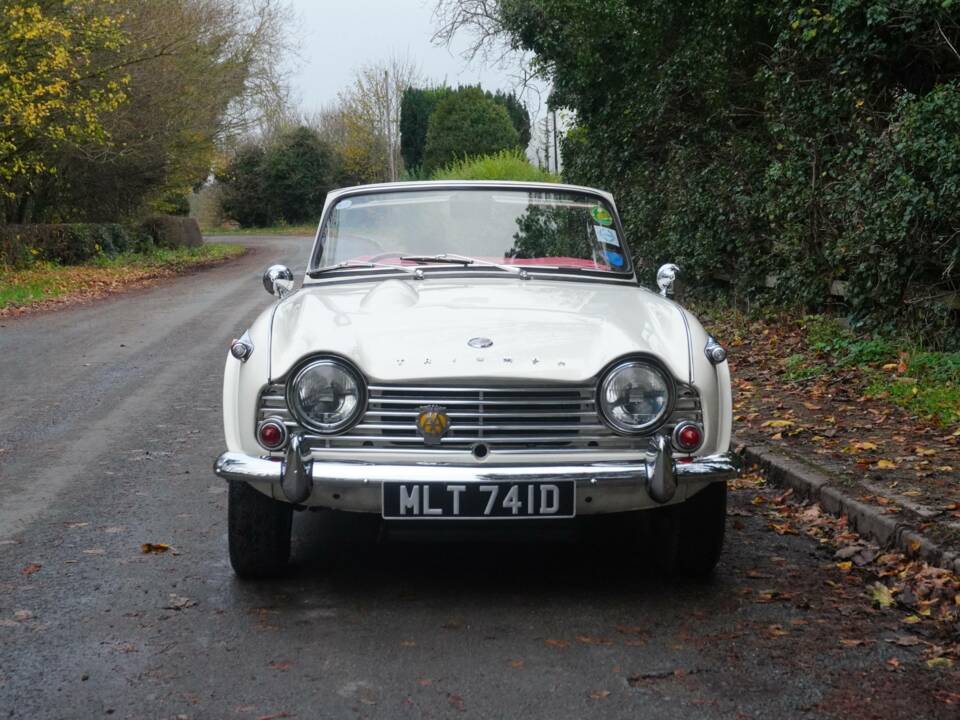 Bild 2/19 von Triumph TR 4A (1966)