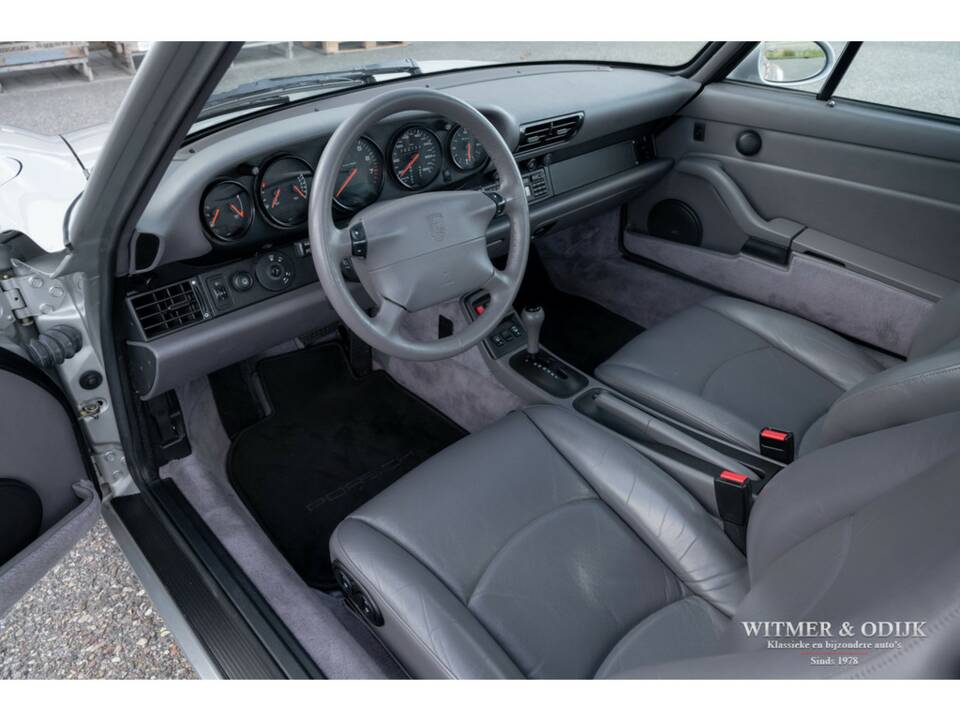 Image 4/26 of Porsche 911 Carrera (1997)