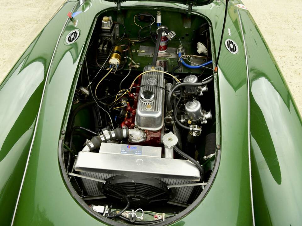 Image 25/36 of MG MGA 1600 (1958)