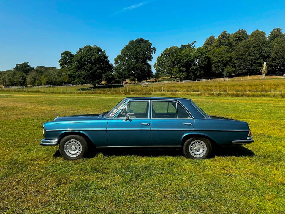 Image 5/57 de Mercedes-Benz 280 SE 3,5 (1972)