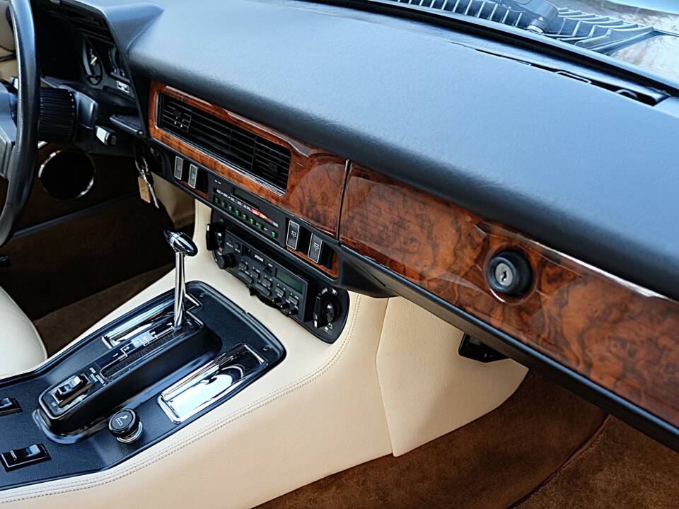 Imagen 35/91 de Jaguar XJ-SC V12 (1986)
