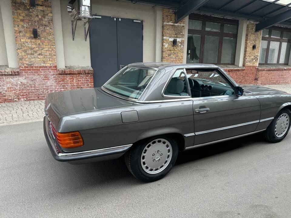 Afbeelding 3/40 van Mercedes-Benz 420 SL (1986)