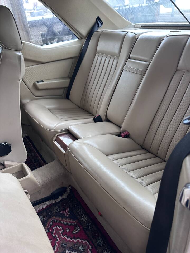 Immagine 9/12 di Mercedes-Benz 300 CE (1988)