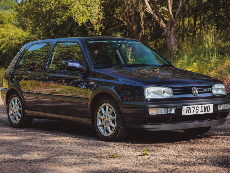 Image 1/39 of Volkswagen Golf IV 1.8T GTI (1998)