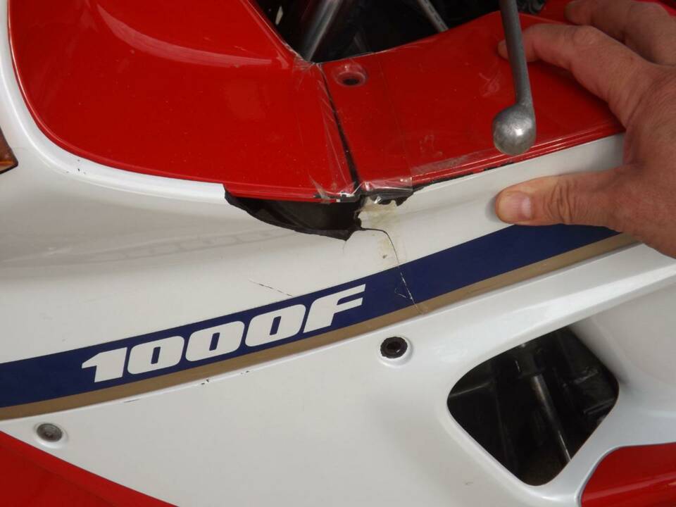 Immagine 11/50 di Honda CBR 1000F (1992)