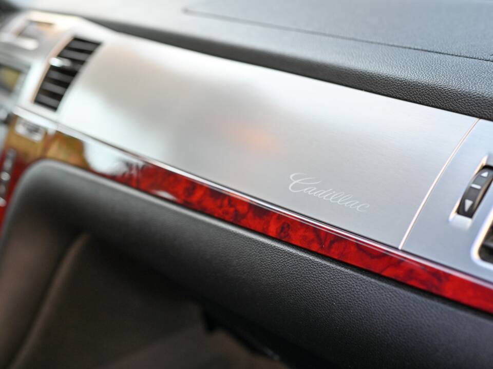 Immagine 13/16 di Cadillac Escalade (2012)